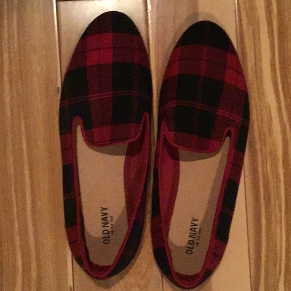 Great for the Holidays! Red and Black Plaid Shoes Size 8